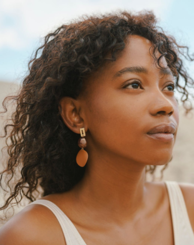 Mismatched Earrings: The Playful Jewelry Trend You Need to Try