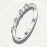 Classic 18K White Gold Diamond Floral Ring