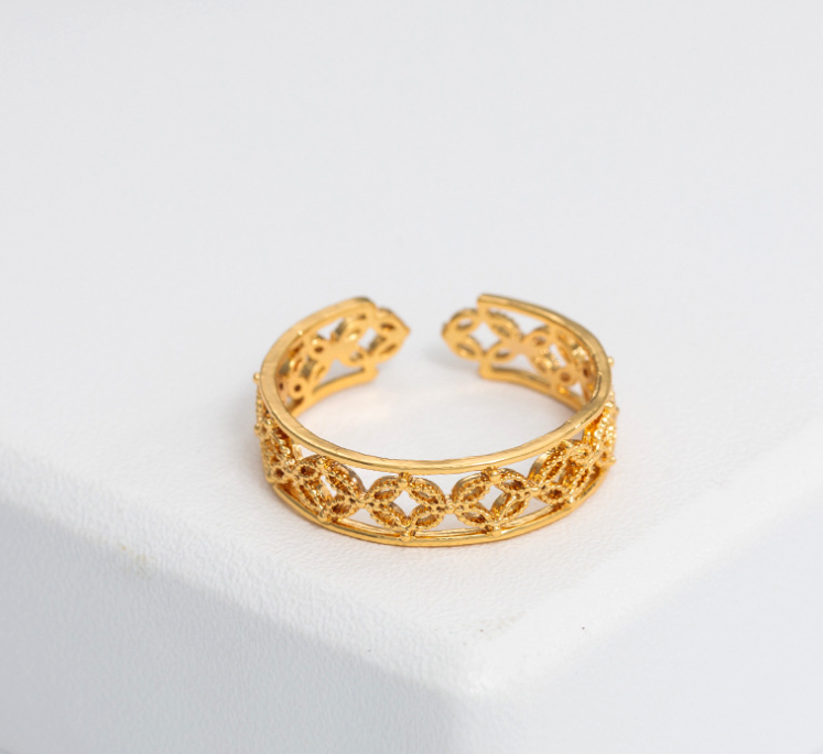 Hélodie Minimalist Adjustable Ring