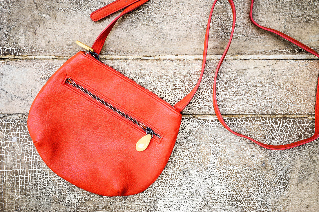 Willoughby Canopy Verde Small Crossbody Bag