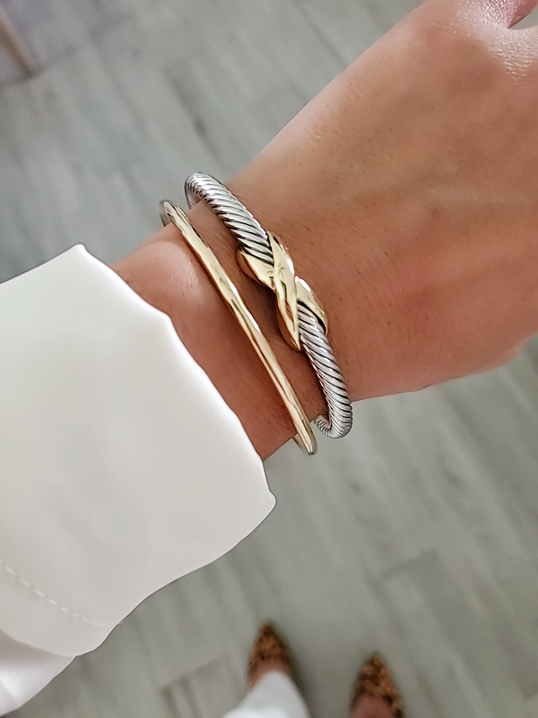 Chic X‑Pattern 18k Gold-Filled Bangle Bracelet - Odds & Ends Novelties